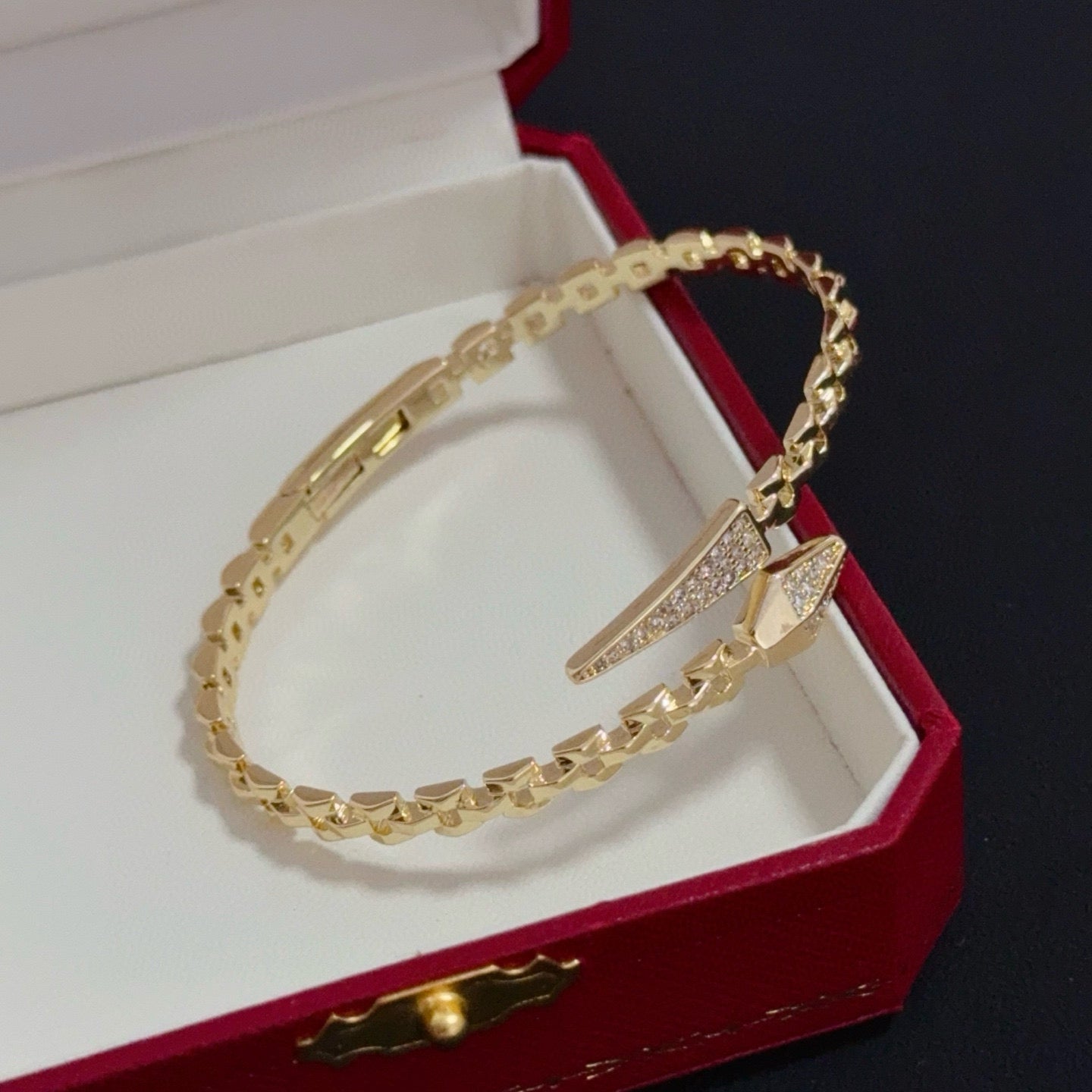 Diamond-Set Classic Bracelet | Contemporary Luxury | Iconic Style