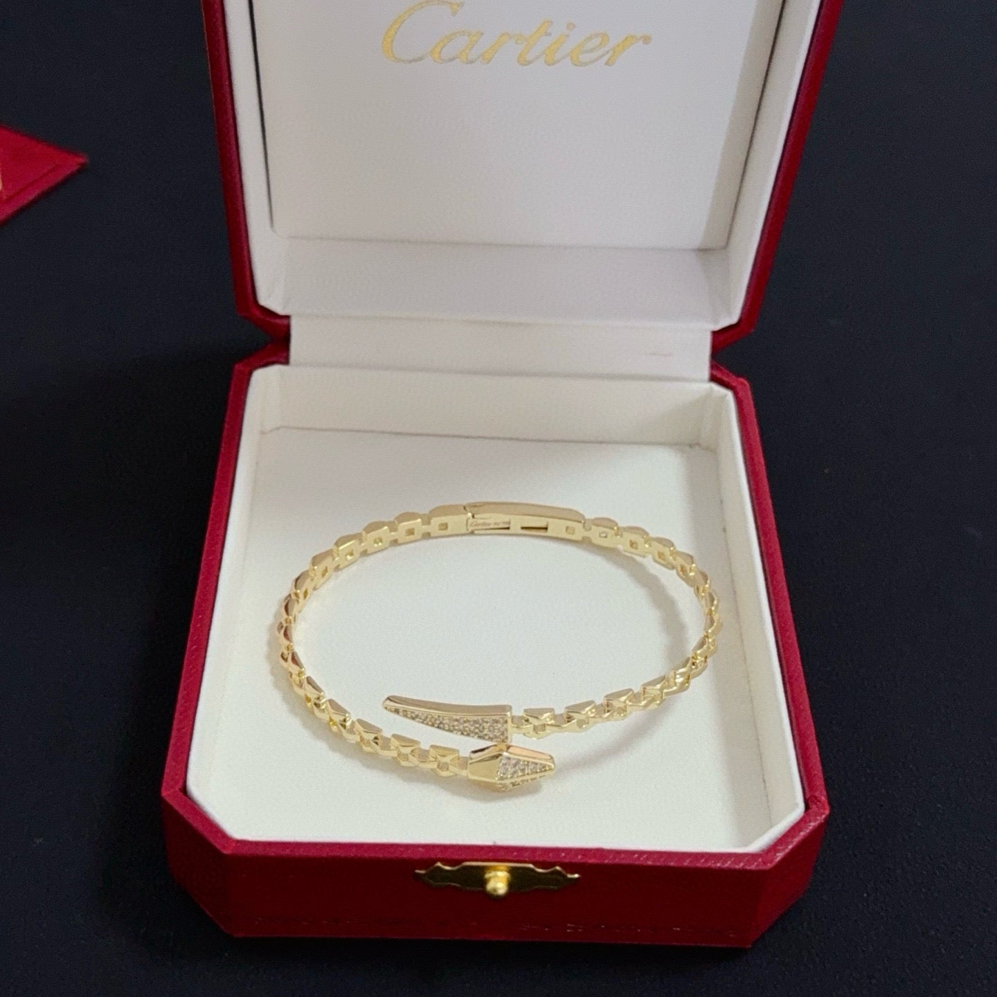 Diamond-Set Classic Bracelet | Contemporary Luxury | Iconic Style